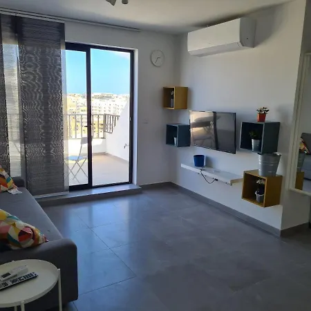 Modern Top Floor Penthouse With Terrace & Walking Distance To Centre St. Paul's Bay