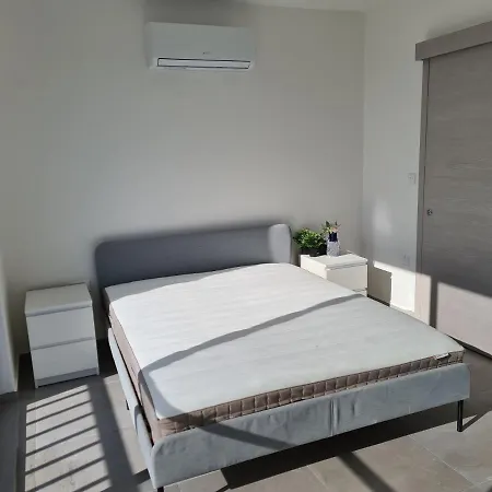 Modern Top Floor Penthouse With Terrace & Walking Distance To Centre * St Paul's Bay