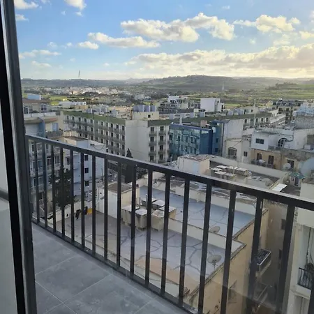 Modern Top Floor Penthouse With Terrace & Walking Distance To Centre * St Paul's Bay